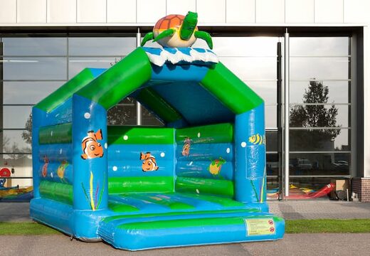 Standaard springkussen met een 3D object van een schildpad aan de bovenkant kopen voor kinderen. Bestel springkussen online bij JB Inflatables Nederland