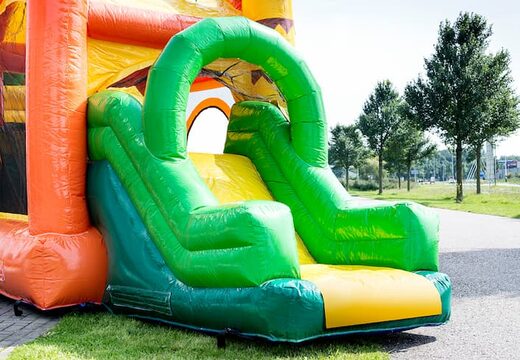Koop mini opblaasbare multiplay springkussen in jungle thema met glijbaan voor kinderen. Bestel opblaasbare springkussens online bij JB Inflatables Nederland