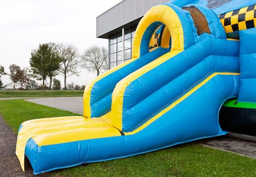 Koop voor kinderen een opblaasbaar multifun springkasteel met dak in auto thema met verschillende obstakels, een glijbaan en een 3D object op het dak bij JB Inflatables Nederland. Bestel springkastelen online bij JB Inflatables Nederland