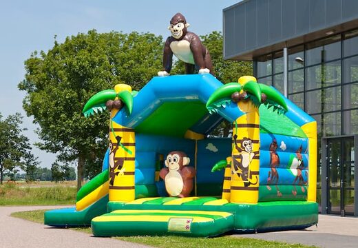Multifun jungle met gorilla springkussen in felle kleuren en leuke 3D figuren bestellen voor kids bij JB Inflatables Nederland. Koop springkussens nu online bij JB Inflatables Nederland