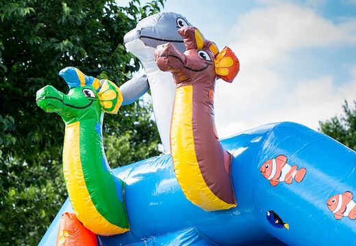 Opblaasbare slide combo springkasteel kopen in seaworld thema voor kinderen. Bestel nu opblaasbare springkastelen met glijbaan  bij JB Inflatables Nederland