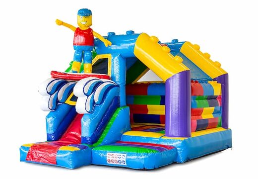 Klein overdekt opblaasbaar multiplay springkasteel met glijbaan kopen in thema superblocks lego voor kinderen.  Bestel nu opblaasbare springkastelen met glijbaan bij JB Inflatables Nederland