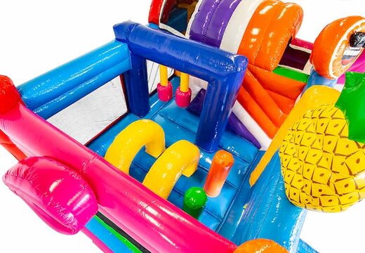 Springkussen in thema flamingo met een glijbaan kopen voor kinderen. Bestel opblaasbare springkussens online bij JB Inflatables Nederland