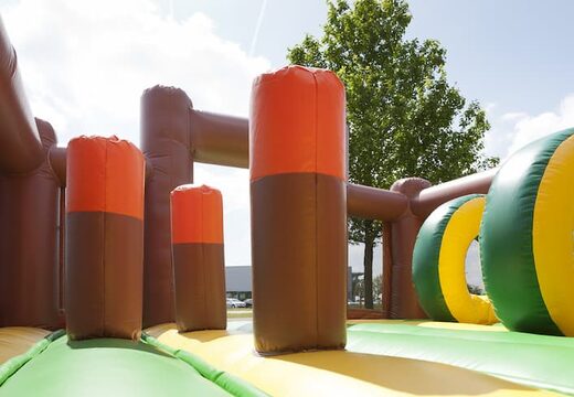 Inflatable glijbaan in thema gorilla met een plonsbad, indrukwekkend 3D object, frisse kleuren en de 3D obstakel voor kinderen kopen. Bestel opblaasbare glijbanen nu online bij JB Inflatables Nederland