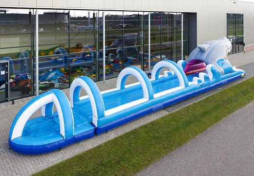 Haai buikschuifbaan 18 meter lang met een extra brede baan kopen. Bestel opblaasbare buikschuifbanen nu online bij JB Inflatables Nederland