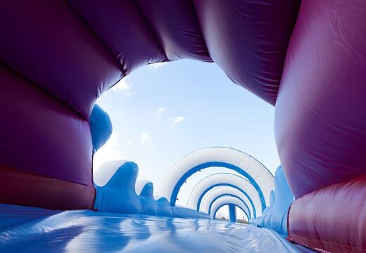 Bestel opblaasbare 18m lange buikschuifbaan in thema haai voor kids. Koop opblaasbare buikschuifbanen nu online bij JB Inflatables Nederland