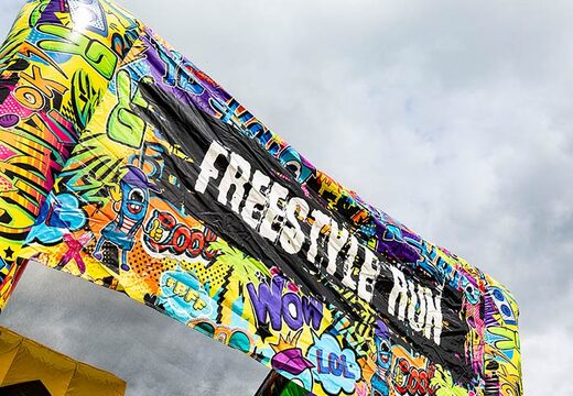 Details springkussen met graffiti details