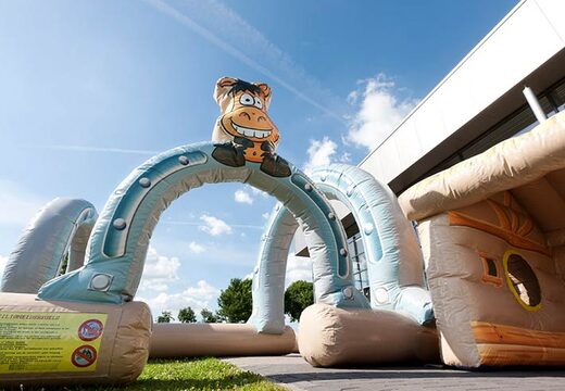 Verplaatsbare racebaan met western thema