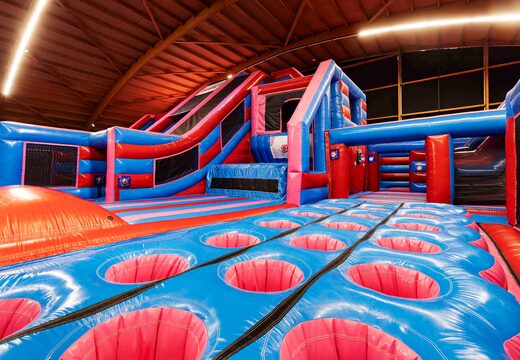 tire field component voor een inflatable park, gerealiseerd door JB Inflatables